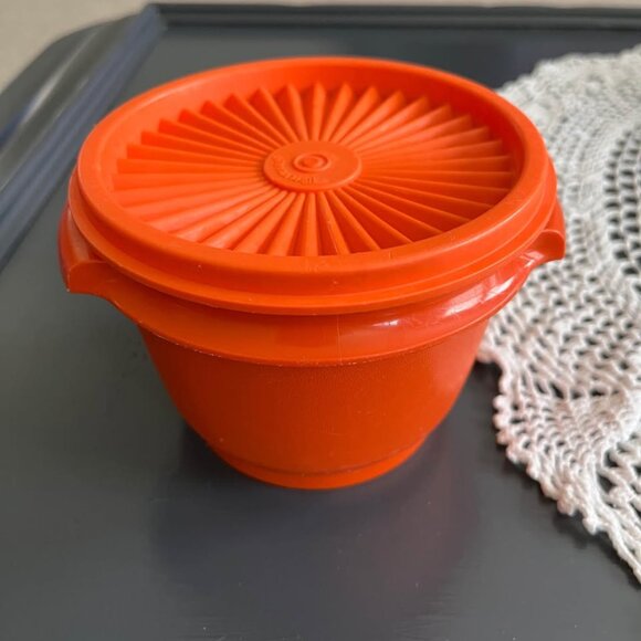 Vintage Tupperware Servalier Storage Bowl With Starburst Lid Orange USA - Picture 1 of 10